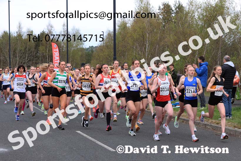 SSenior womens relay, 2025 Elswick Harriers Good Friday Road Relays, Newburn, Newcastle upon Tyne. Photo: David T. Hewitson/Sports for All Pics